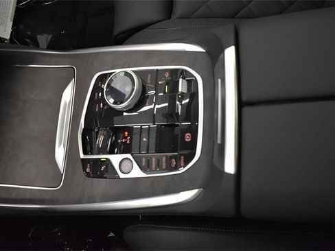 New 2026 BMW X7 xDrive40i w/ Premium Package image 27