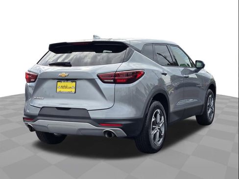 Used 2025 Chevrolet Blazer LT image 4