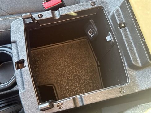 Used 2024 Jeep Wrangler Unlimited image 29