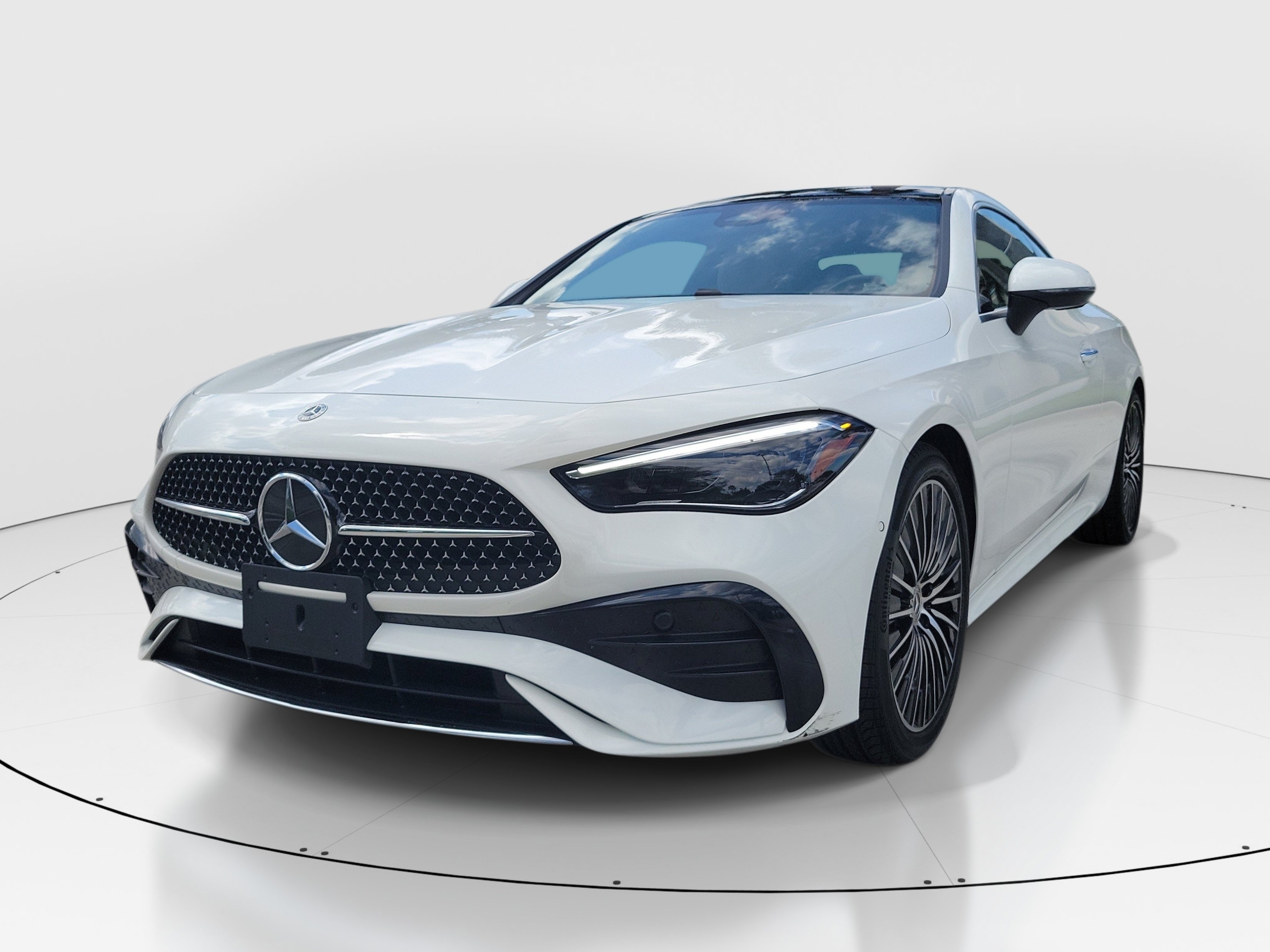 Used 2025 Mercedes-Benz CLE 300 4MATIC Coupe w/ AMG Line image 4