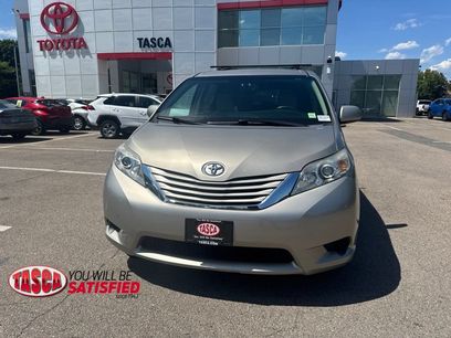 Used 2017 Toyota Sienna LE w/ Protection Package