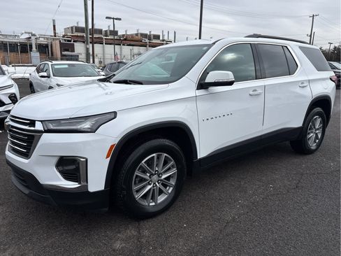 Certified 2023 Chevrolet Traverse LT image 3