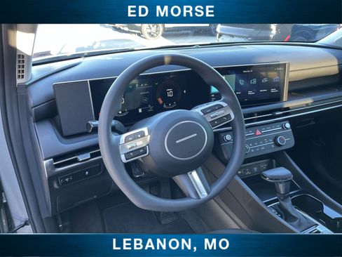 Used 2025 Hyundai Tucson SE image 32