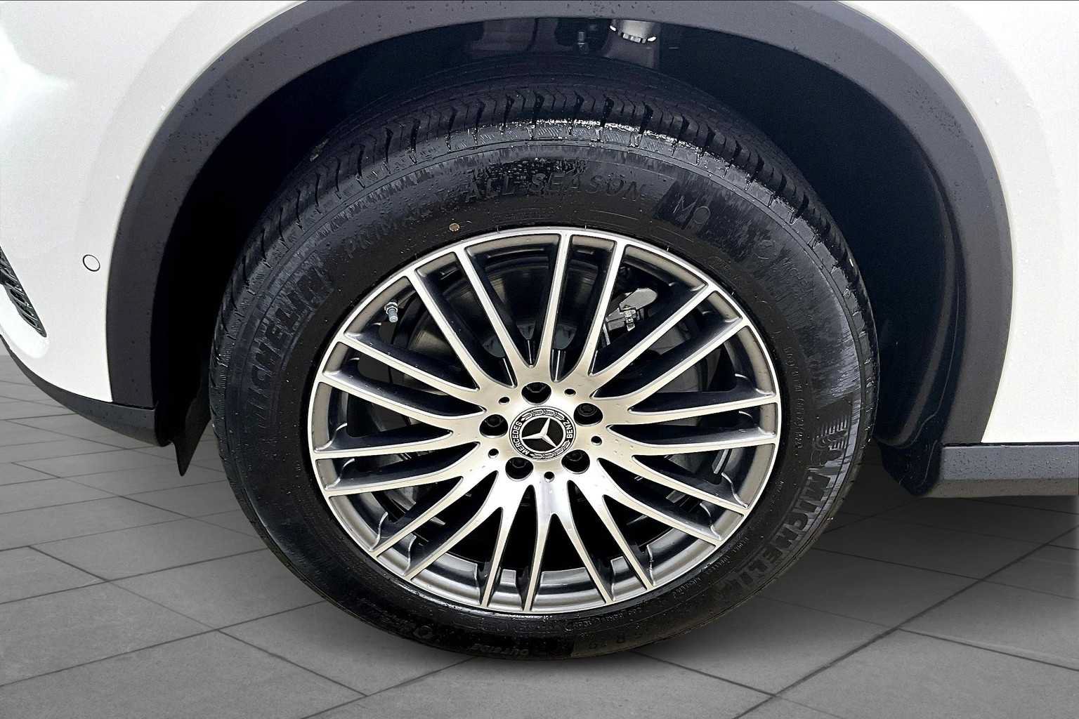 Used 2026 Mercedes-Benz GLC 300 image 11