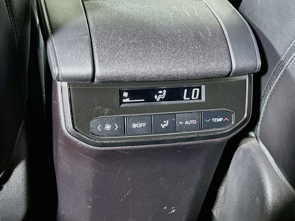 Certified 2021 Toyota Highlander Limited AWD/4WD image 23