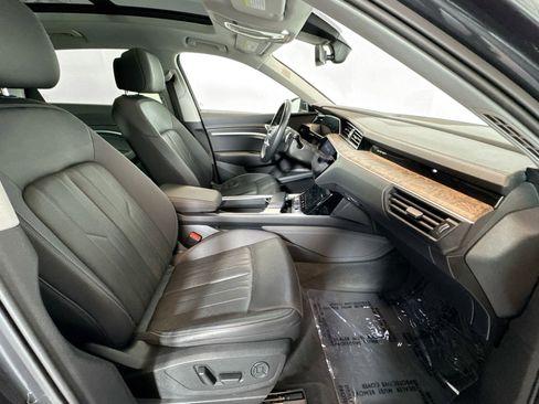 Used 2019 Audi e-tron Premium Plus w/ Cold Weather Package image 27