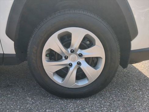 Certified 2022 Toyota RAV4 LE FWD image 11