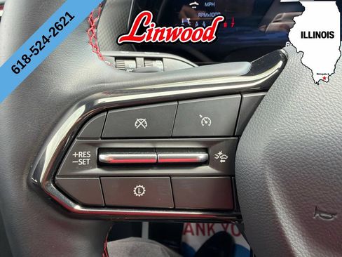 Used 2026 Chevrolet Equinox RS FWD image 18