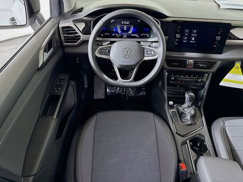 New 2026 Volkswagen Taos SE image 14