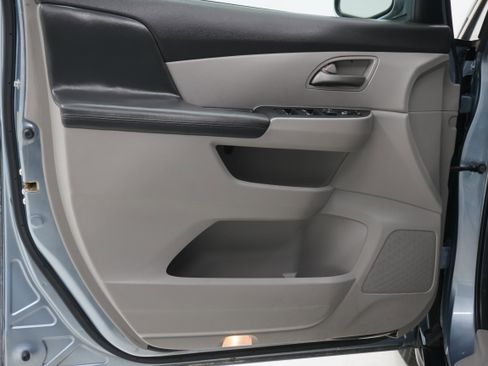 Used 2011 Honda Odyssey EX-L image 16