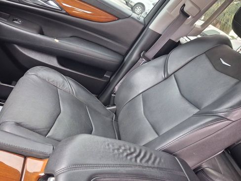 Used 2016 Cadillac Escalade 2WD image 15