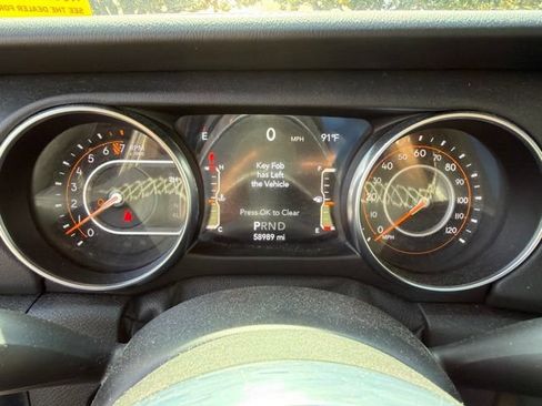Used 2020 Jeep Gladiator Overland AWD/4WD image 22