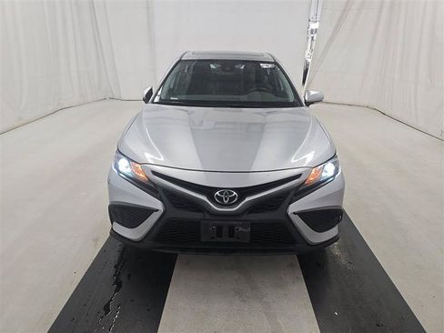 Used 2021 Toyota Camry SE w/ Cold Weather Package FWD image 2