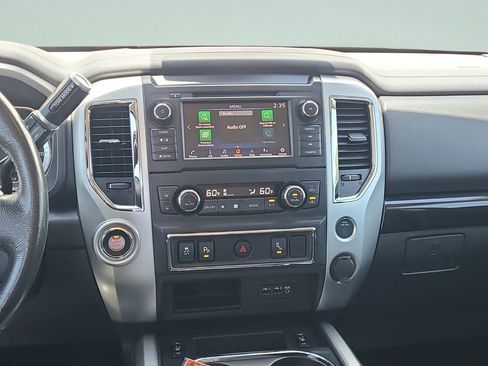 Used 2019 Nissan Titan SV w/ SV Convenience Package RWD image 13