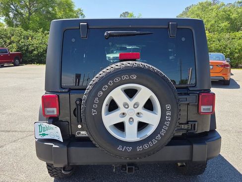 Used 2018 Jeep Wrangler Unlimited Sport S image 4