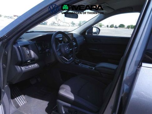 Used 2025 Nissan Pathfinder SV AWD/4WD image 4