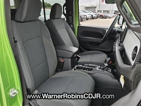 New 2025 Jeep Gladiator Sport image 15