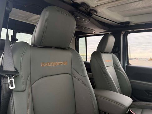 New 2026 Jeep Gladiator Mojave image 21