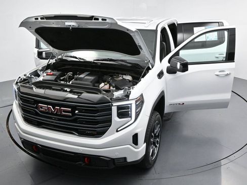 Used 2025 GMC Sierra 1500 AT4 w/ AT4 Premium Package AWD/4WD image 45