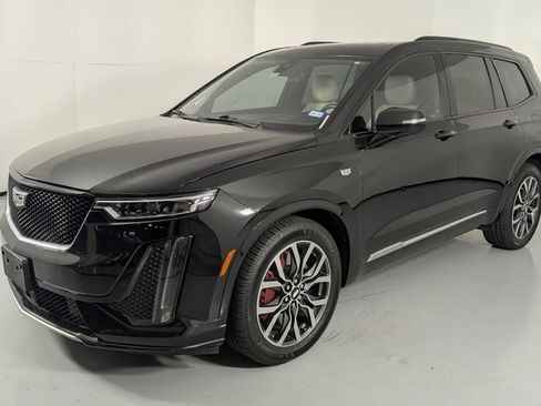 Certified 2022 Cadillac XT6 Sport w/ Technology Package image 3