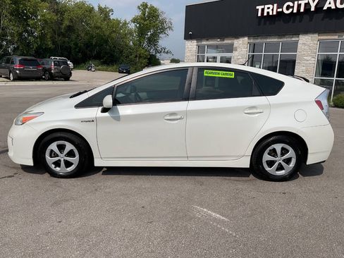 Used 2015 Toyota Prius Three FWD image 3