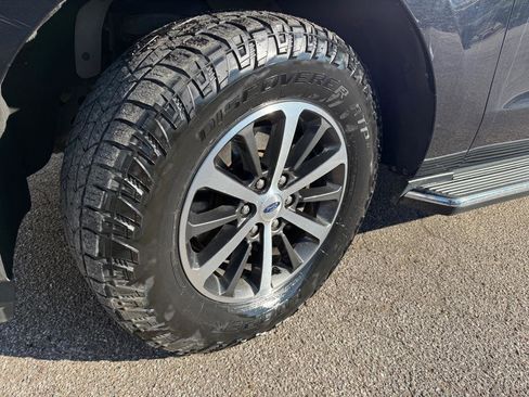 Used 2019 Ford Expedition XLT w/ Equipment Group 202A AWD/4WD image 28