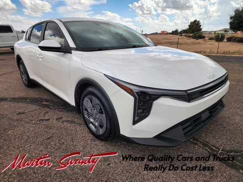 Used 2025 Kia K4 FWD image 2