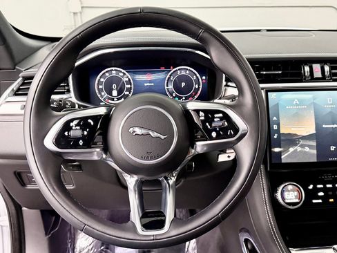 Used 2024 Jaguar F-PACE R-Dynamic S image 27