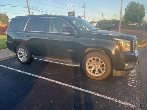 Used 2016 GMC Yukon SLT w/ Open Road Package AWD/4WD image 3