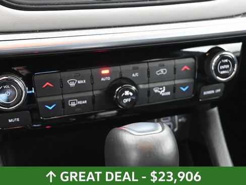 Used 2025 Jeep Compass Limited AWD/4WD image 26