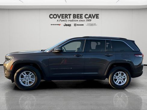 Used 2022 Jeep Grand Cherokee Laredo w/ Luxury Tech Group I image 4