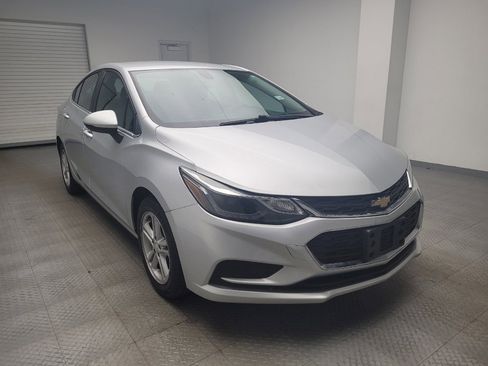 Used 2017 Chevrolet Cruze LT image 13