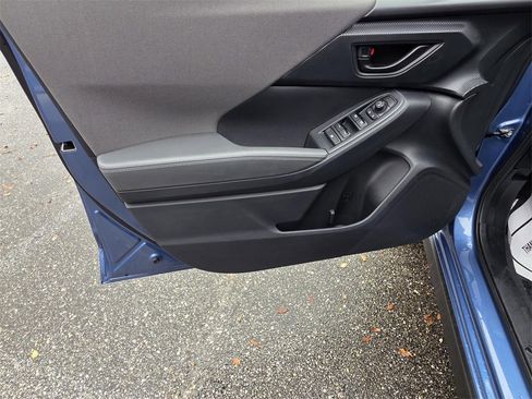 Used 2024 Subaru Crosstrek 2.0i Premium image 32