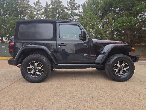 Used 2019 Jeep Wrangler Rubicon image 2