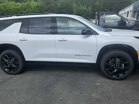 New 2026 Chevrolet Traverse RS FWD image 1