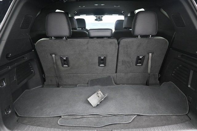 Used 2025 Chevrolet Traverse LT AWD/4WD image 10