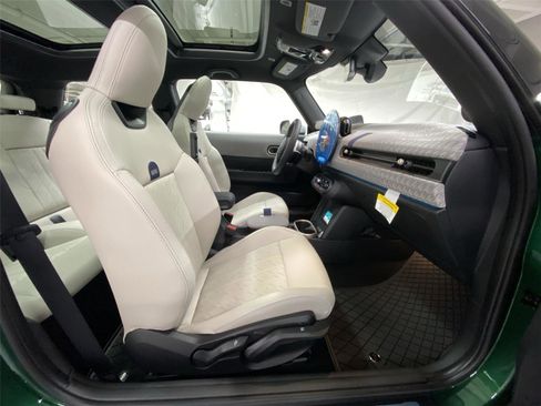 New 2026 MINI Cooper 2-Door Hardtop FWD image 30