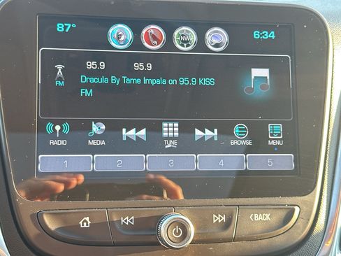 Certified 2018 Chevrolet Equinox LT w/ Sun & Infotainment Package AWD/4WD image 18