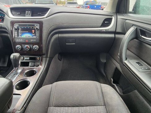 Used 2016 Chevrolet Traverse LT w/ Style and Technology Package FWD image 12