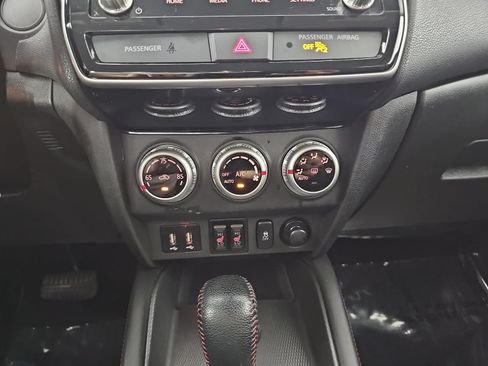 Used 2023 Mitsubishi Outlander Sport LE AWD/4WD image 22