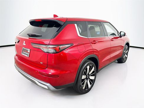 New 2026 Mitsubishi Outlander SE image 7