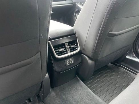 Used 2023 Subaru Outback Premium image 8