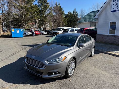 Used 2014 Ford Fusion Titanium image 3
