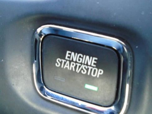 Used 2023 GMC Acadia SLT w/ Elevation Edition image 15