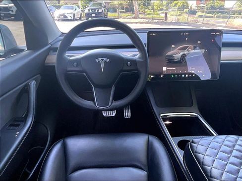 Used 2022 Tesla Model Y Performance AWD/4WD image 7