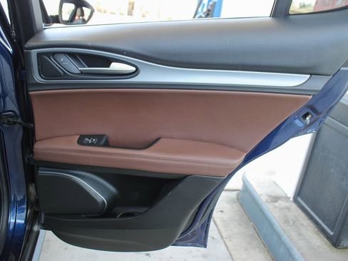 Used 2019 Alfa Romeo Stelvio Ti Sport w/ Quick Order Package 22S Sport AWD/4WD image 48