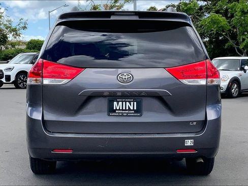 Used 2014 Toyota Sienna LE FWD image 4