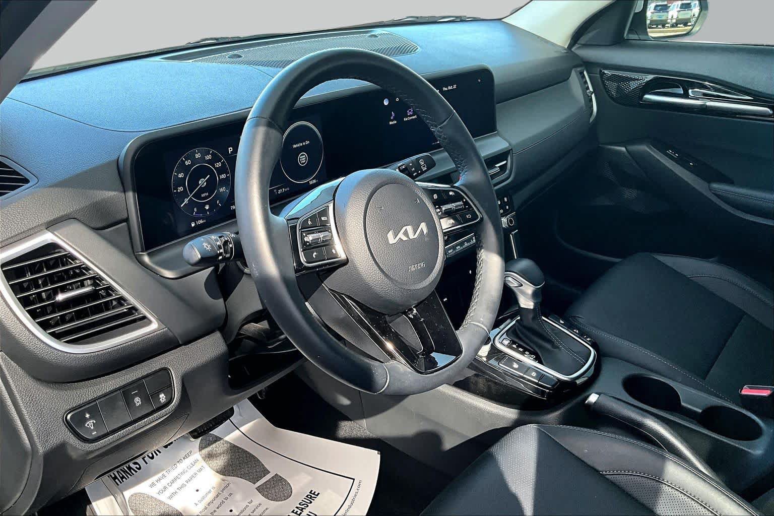Used 2026 Kia Seltos EX FWD image 18