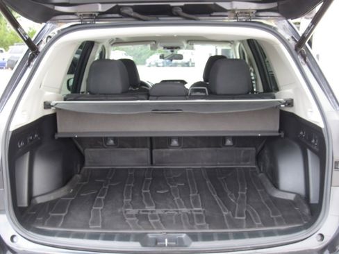 Used 2019 Subaru Forester Premium AWD/4WD image 19