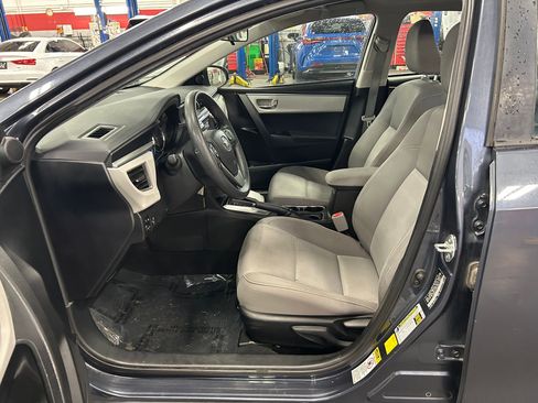 Used 2015 Toyota Corolla LE image 11